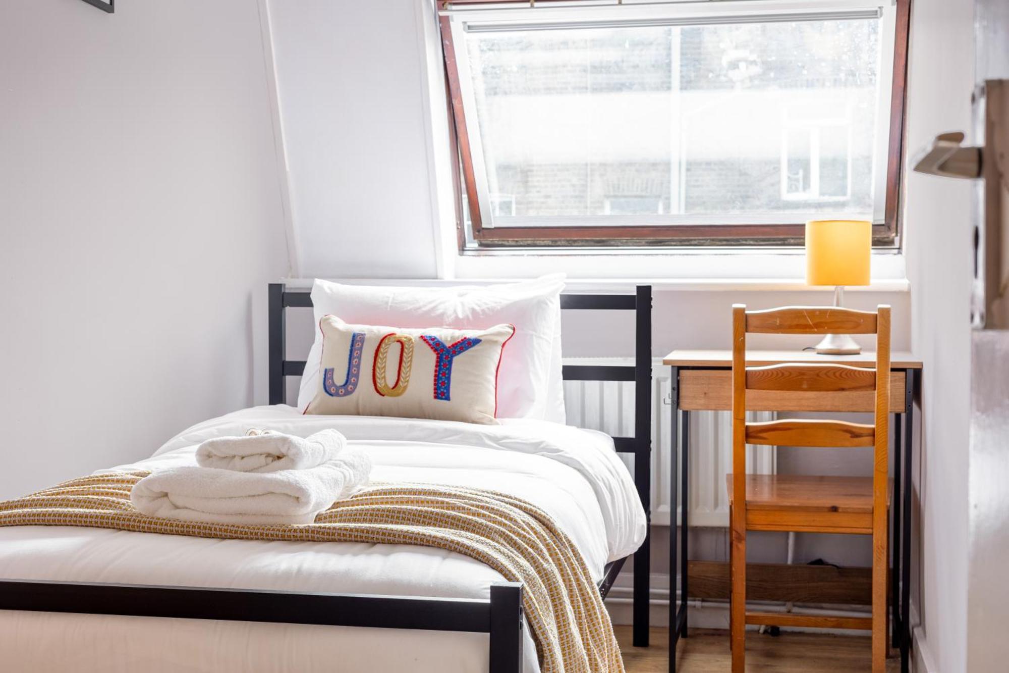 Magnificent 3Br Apt With Balcony London Eksteriør billede